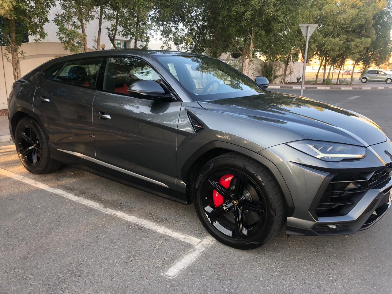 lamborghini urus for rent dubai